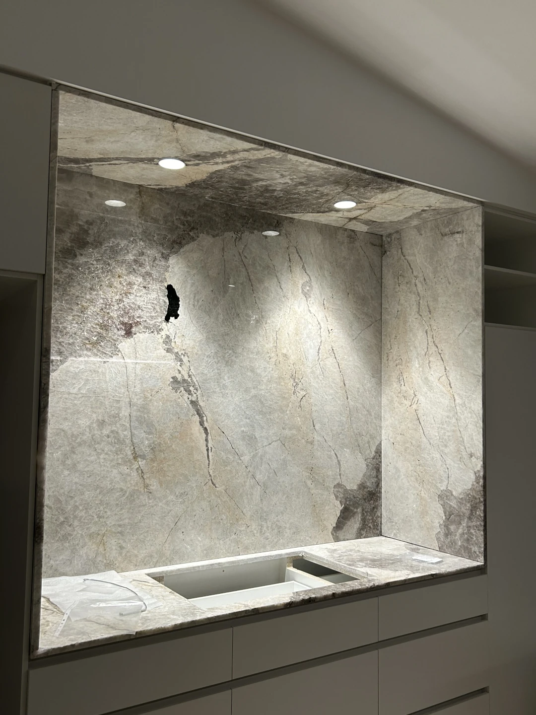 Apartment electrical maintenance